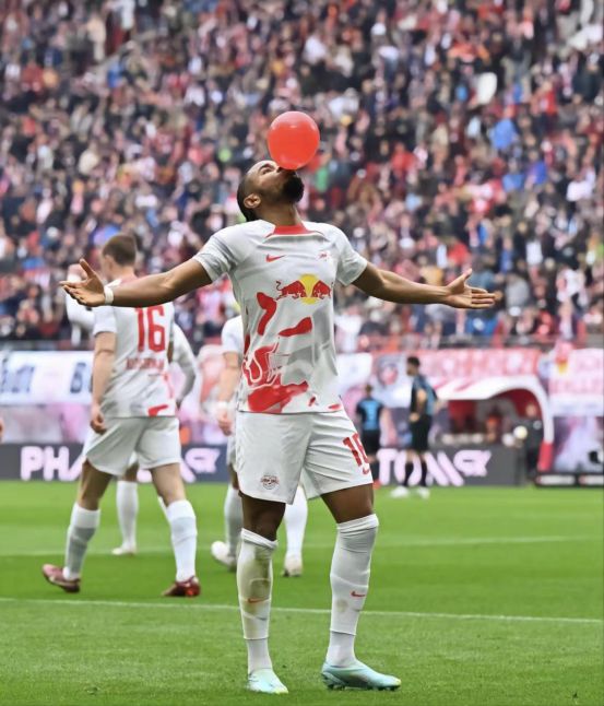 包含切尔西发布备战花絮，今夜远射贴柱，德国杯任务艰巨，训练强度明显提升的词条-爱游戏客户端下载